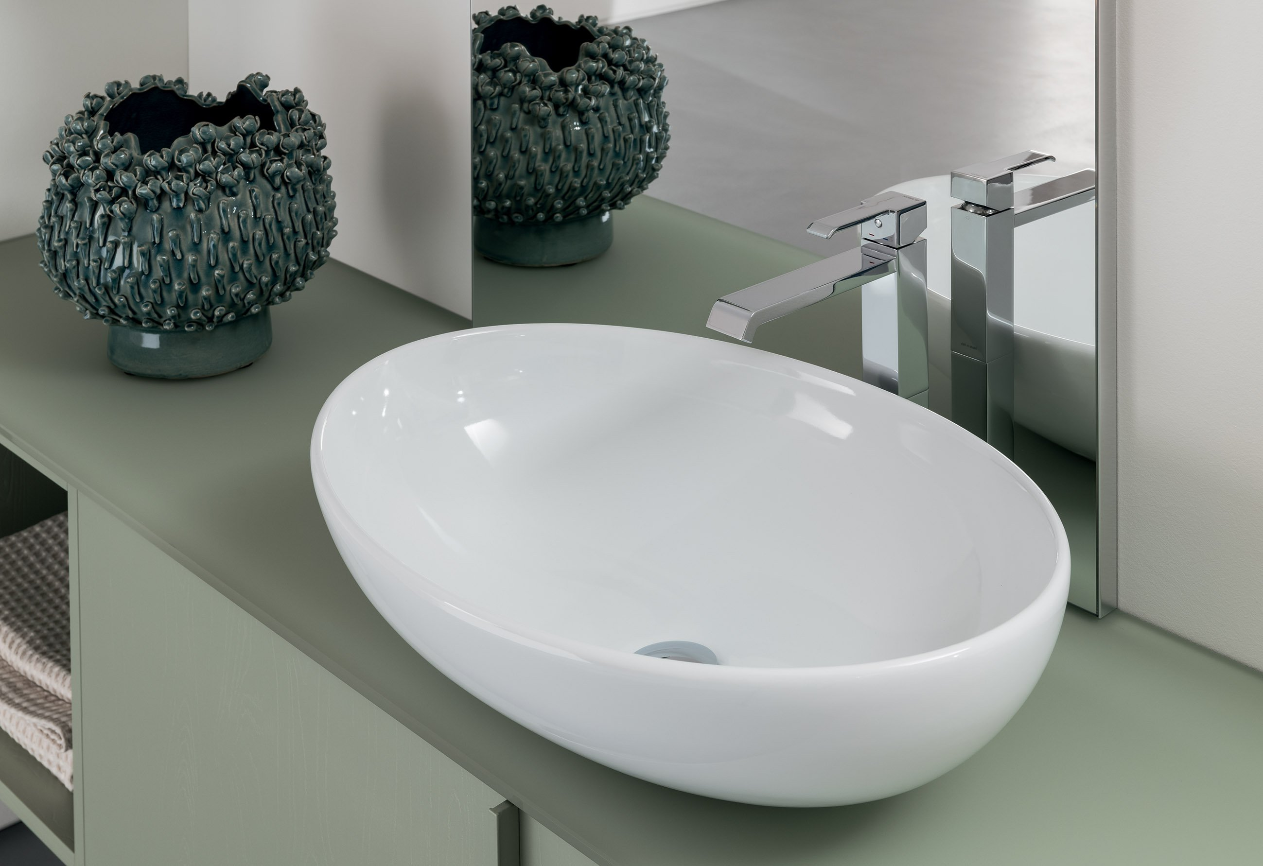 Mobile bagno laccato opaco