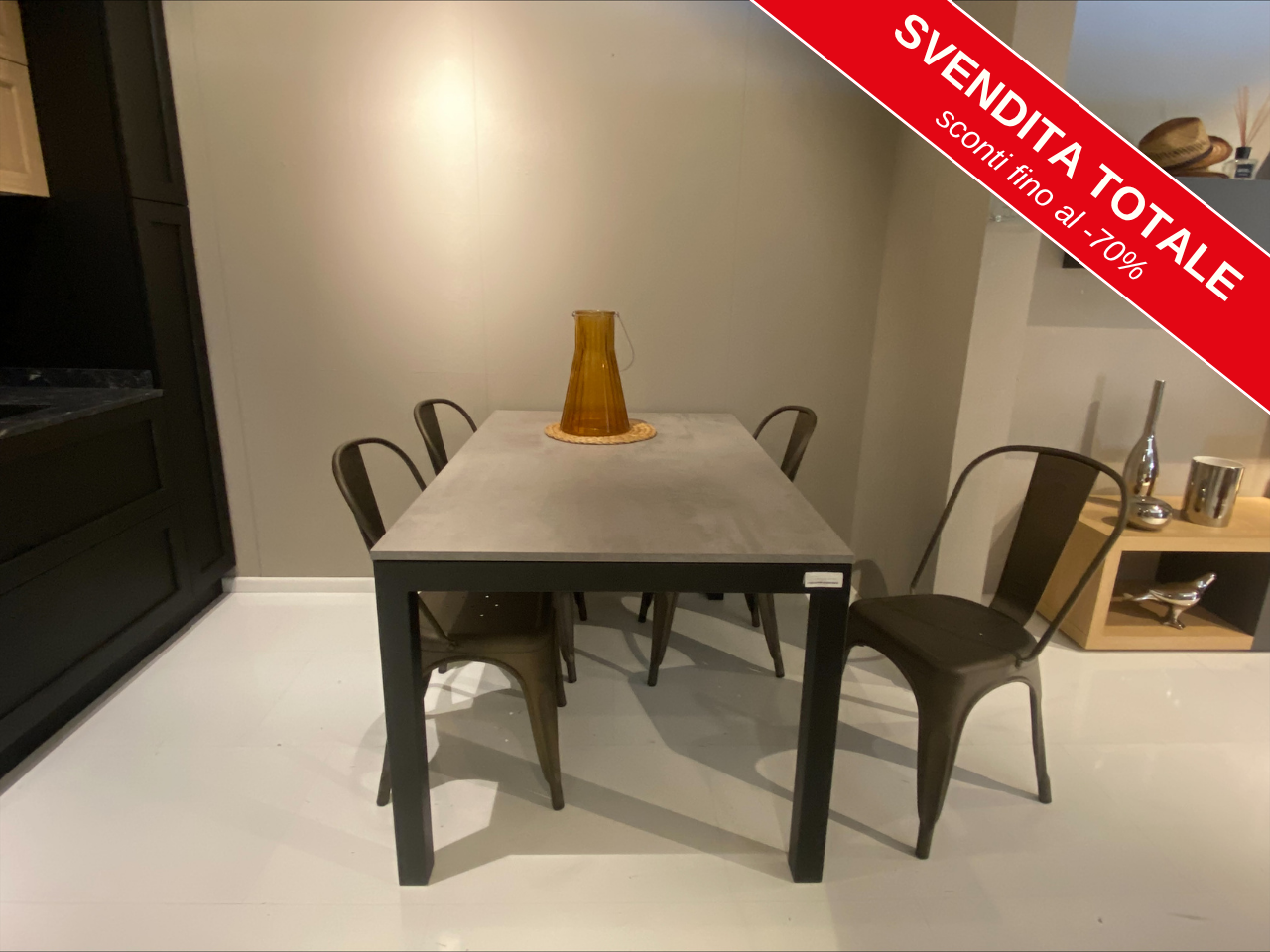 Tavolo Performance con top in Cemento