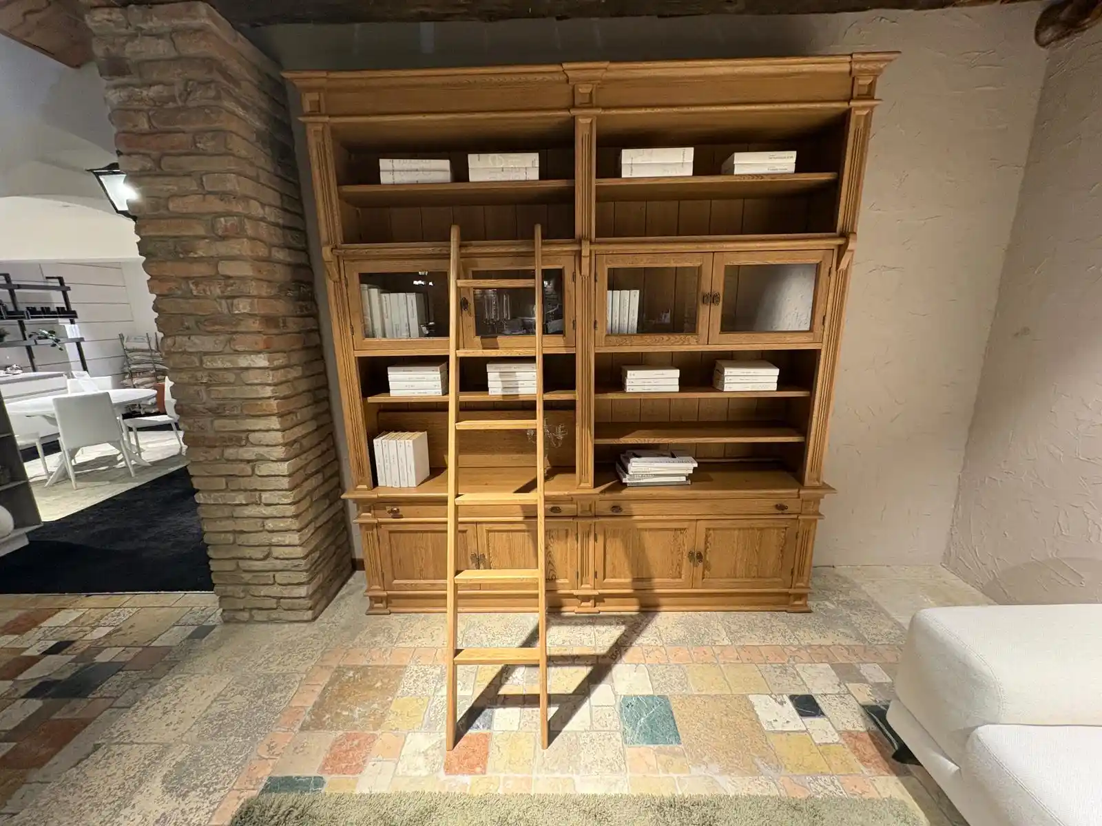 Libreria modello Paris in massello di rovere