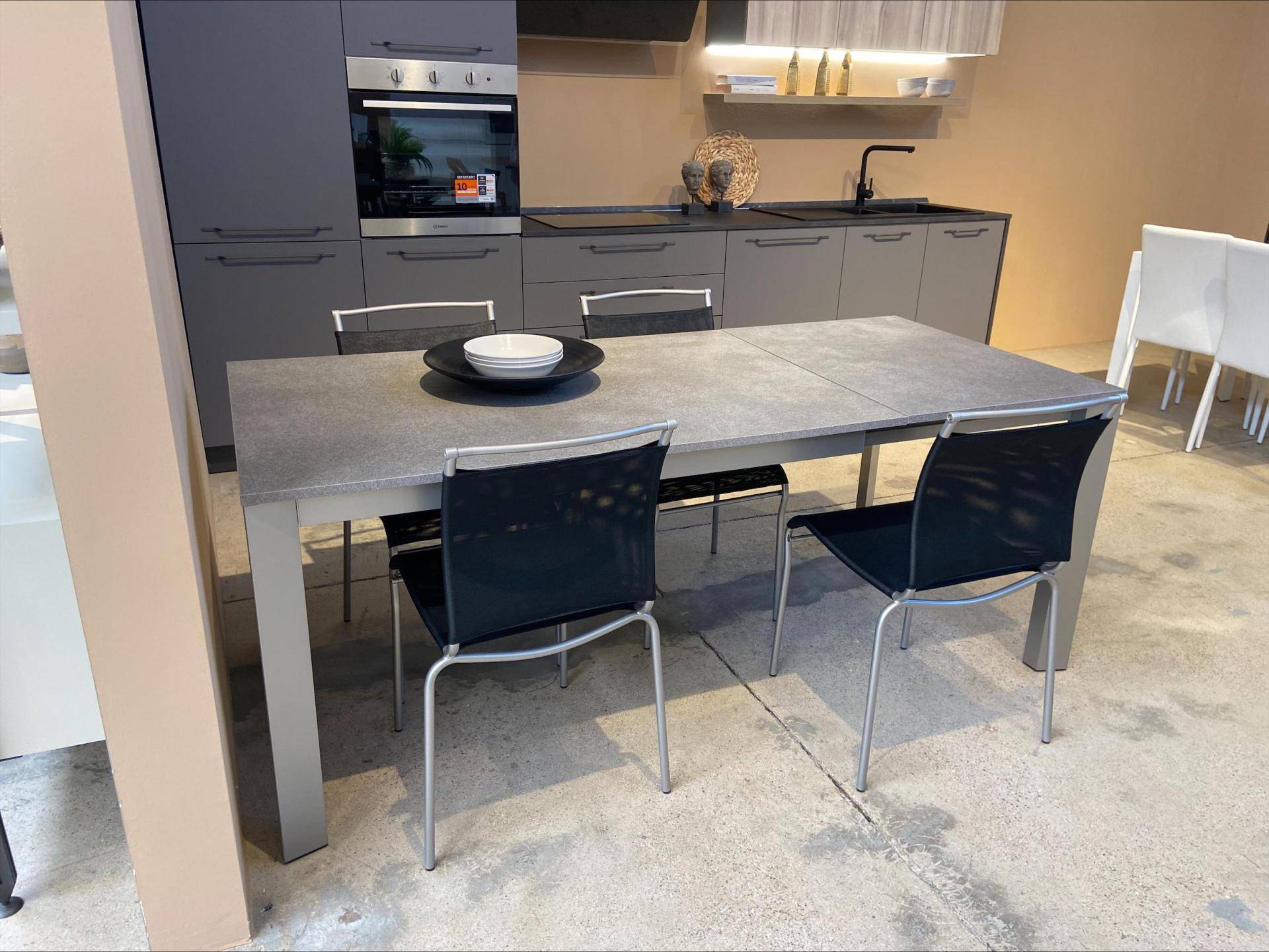 Set tavolo Baron e 4 sedie