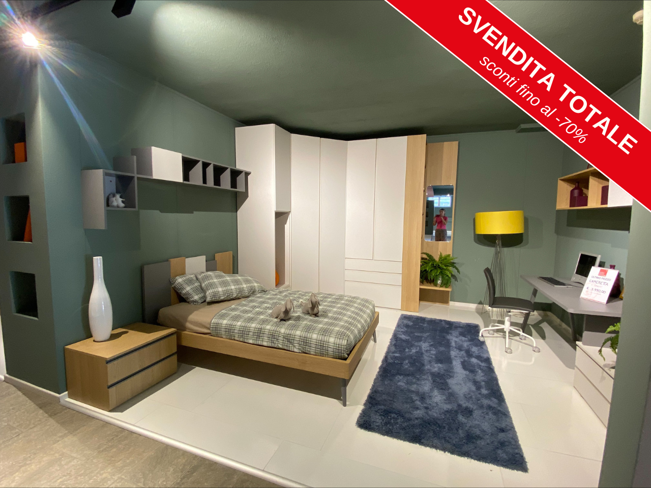 Cameretta con cabina armadio finitura Seta e Rovere