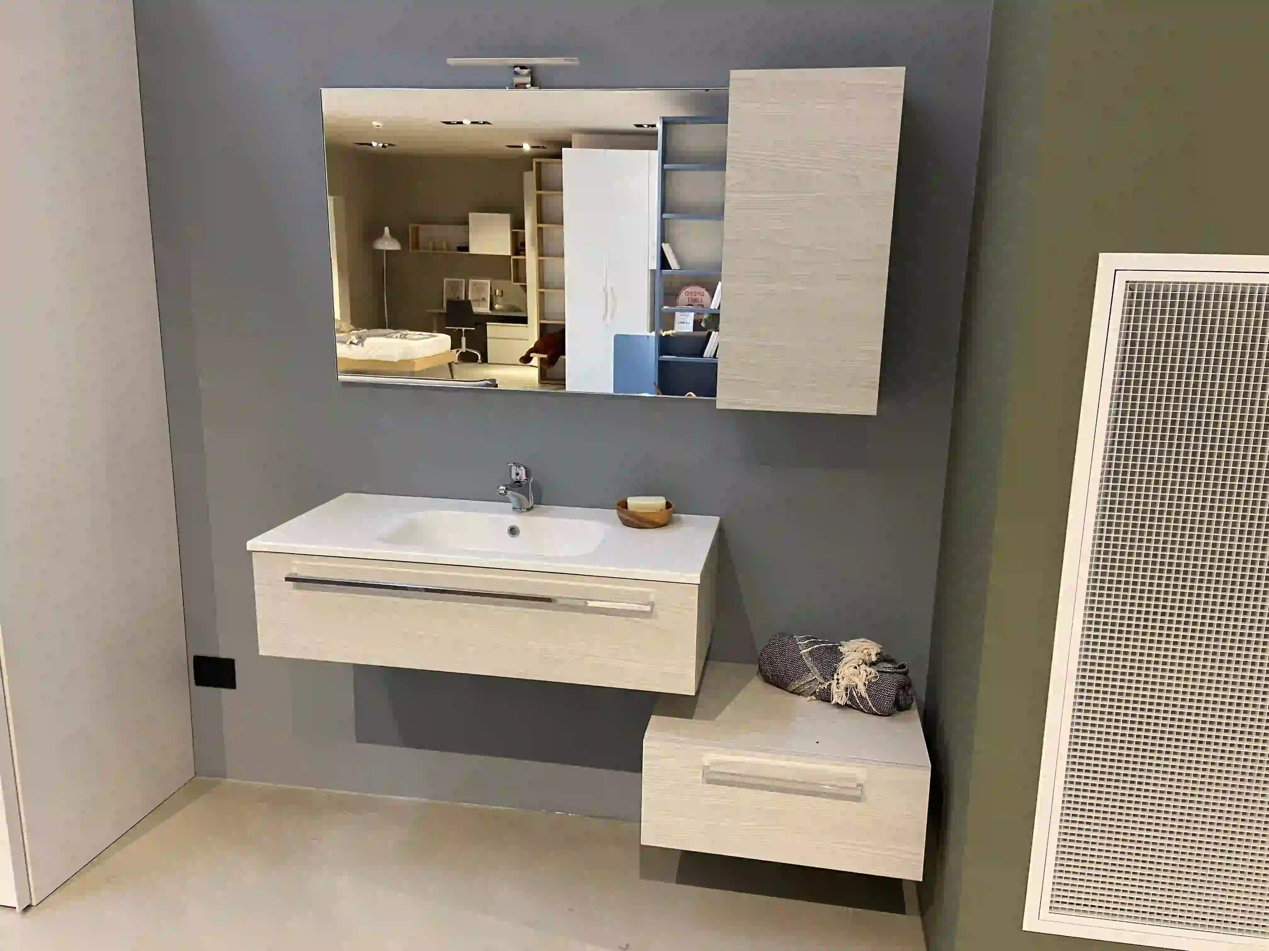 Mobile bagno in finitura rovere neve