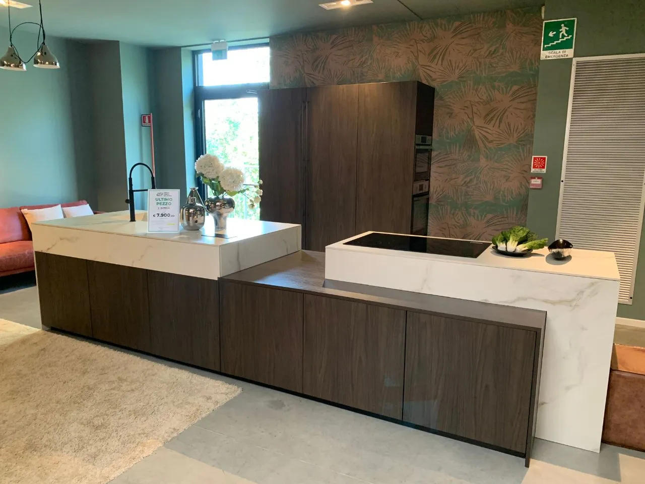 Cucina Kalì Arredo3 in noce bruno e top in ceramica