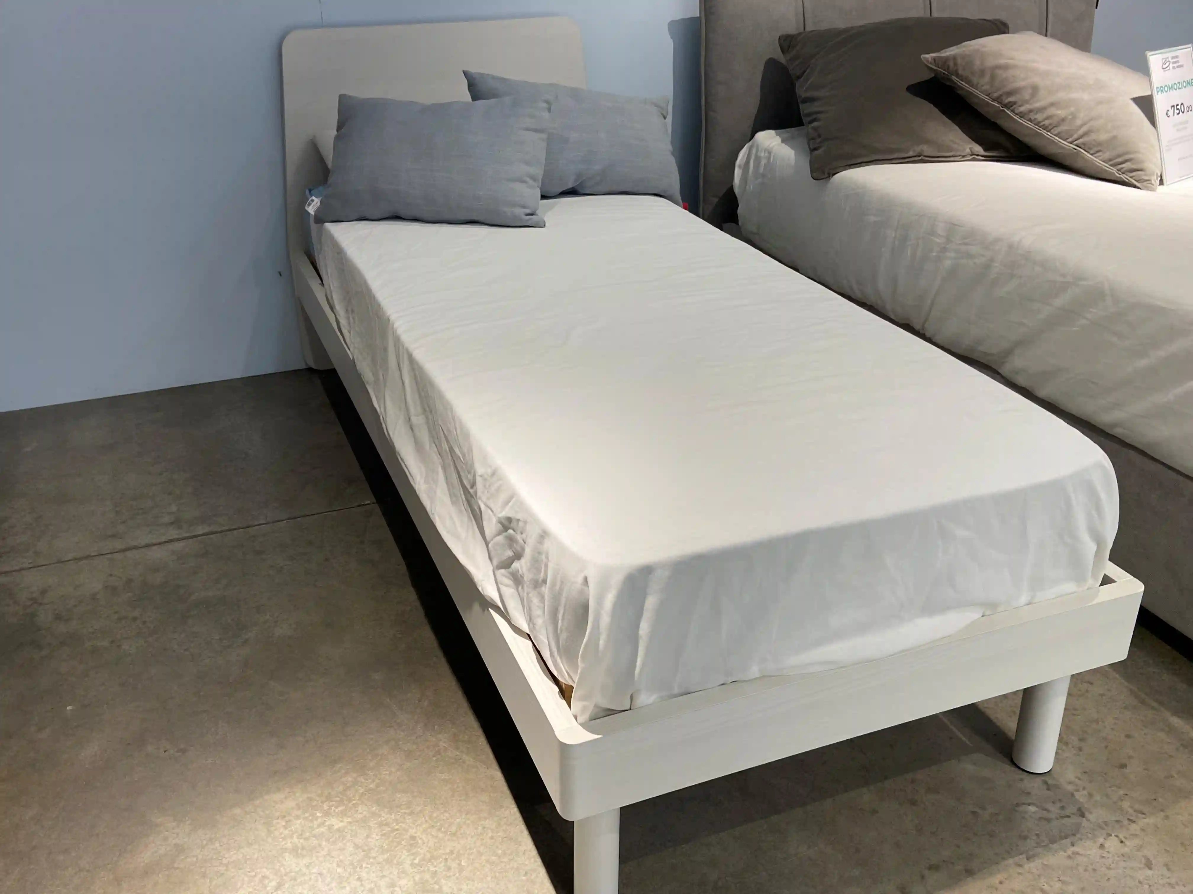 Letto modello Tablet in olmo sbiancato