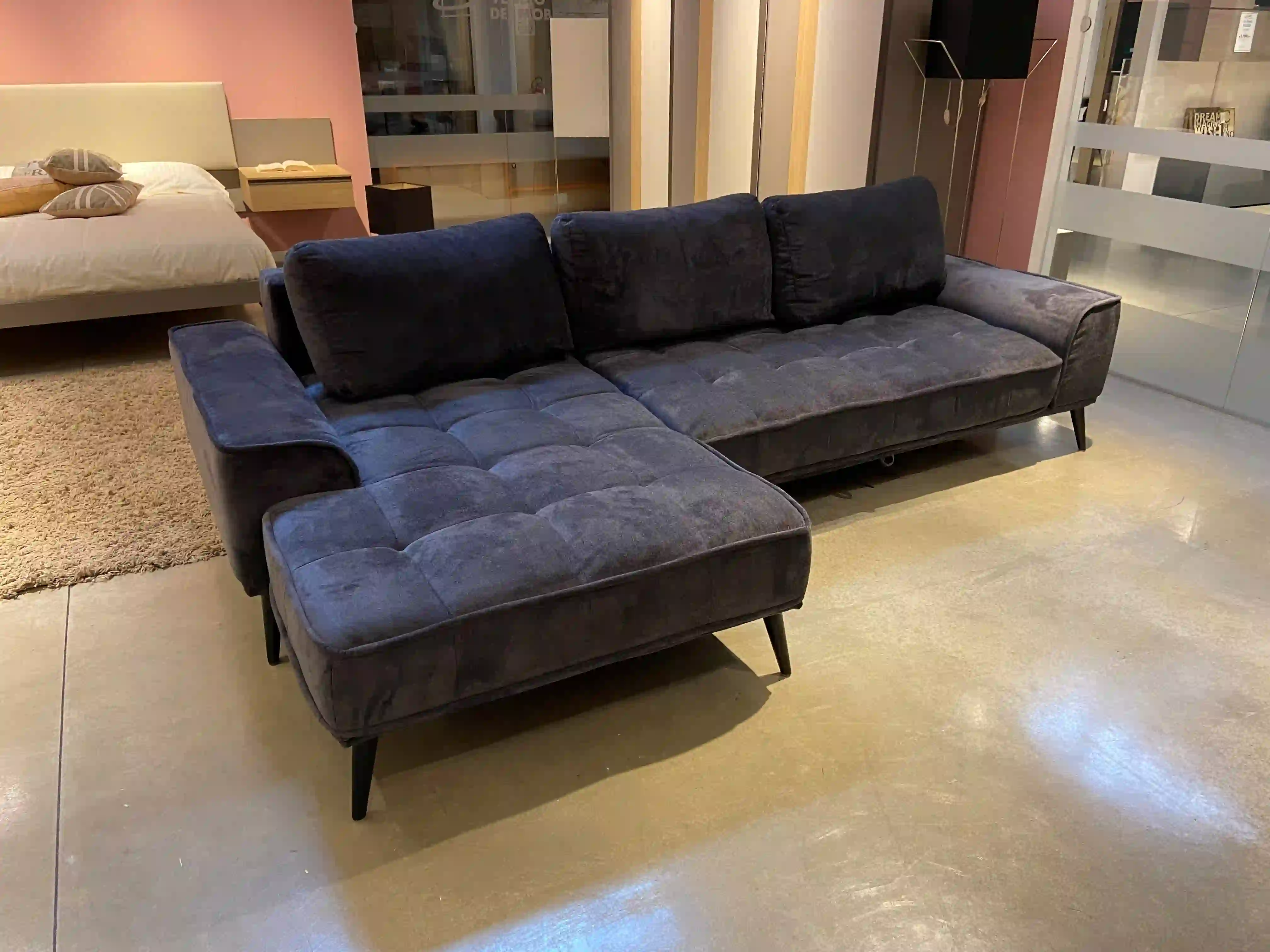 Divano letto modello Giordano con penisola sinistra