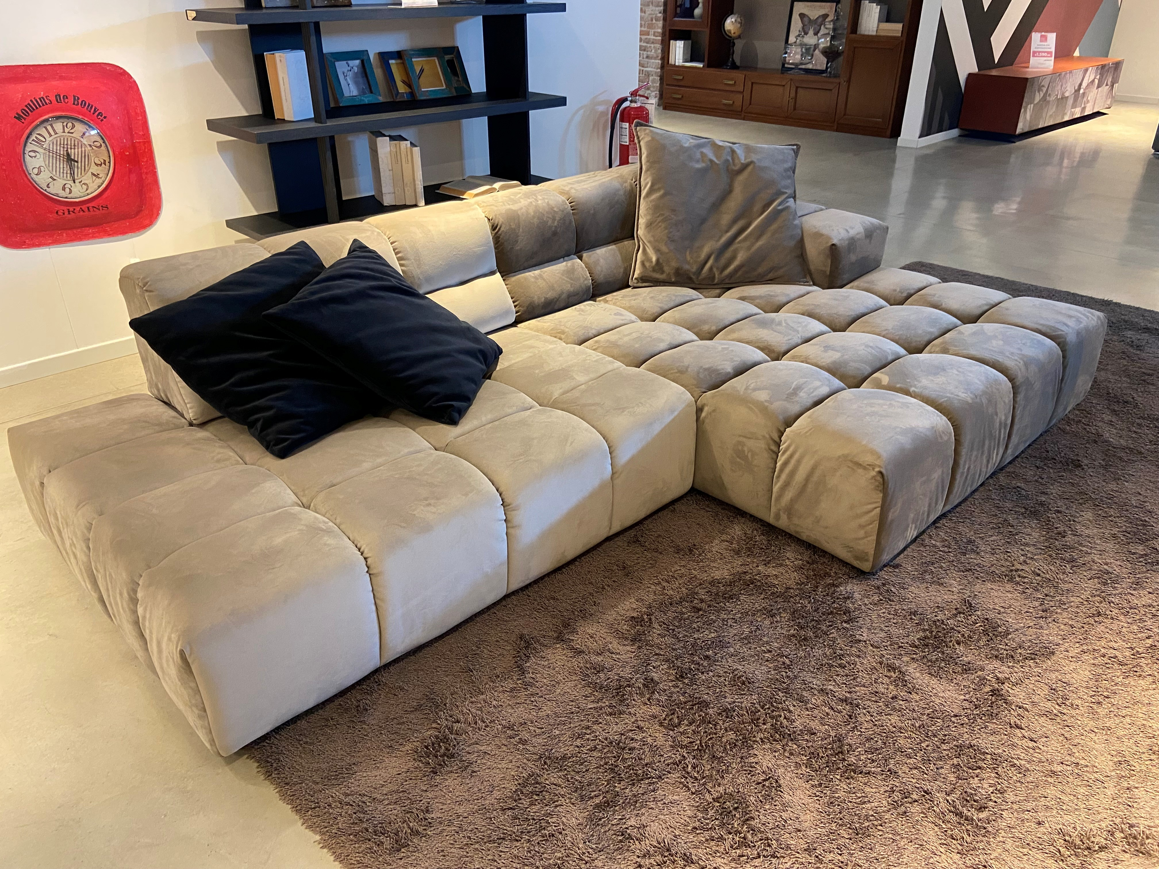 Divano Temple in finitura Jolie Taupe