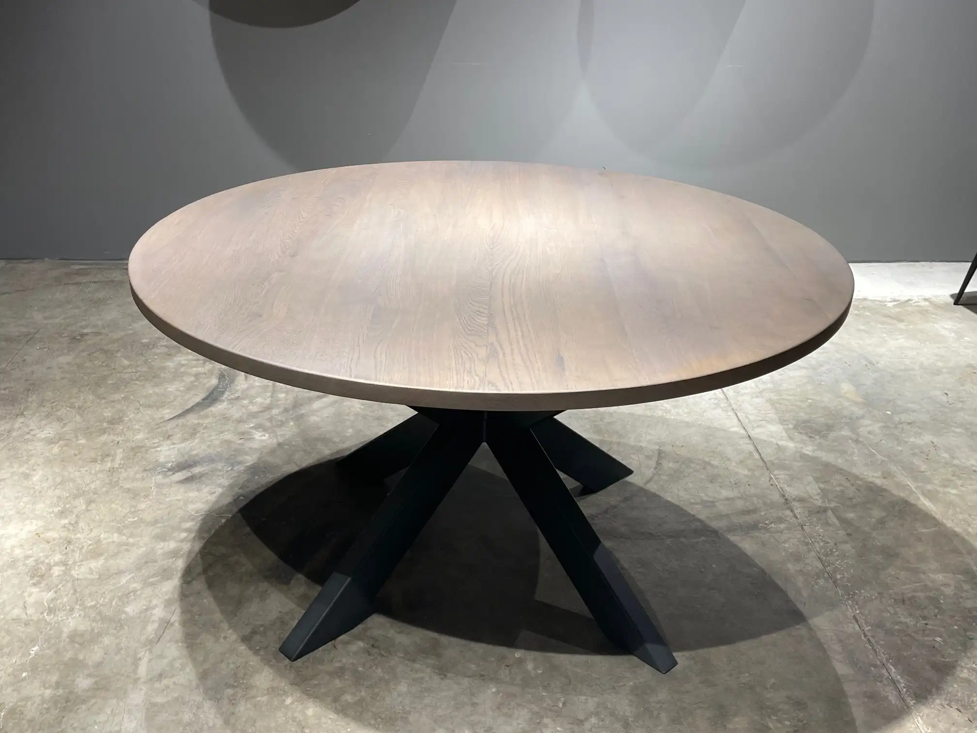 Tavolo Smart Ring in rovere finitura tabacco