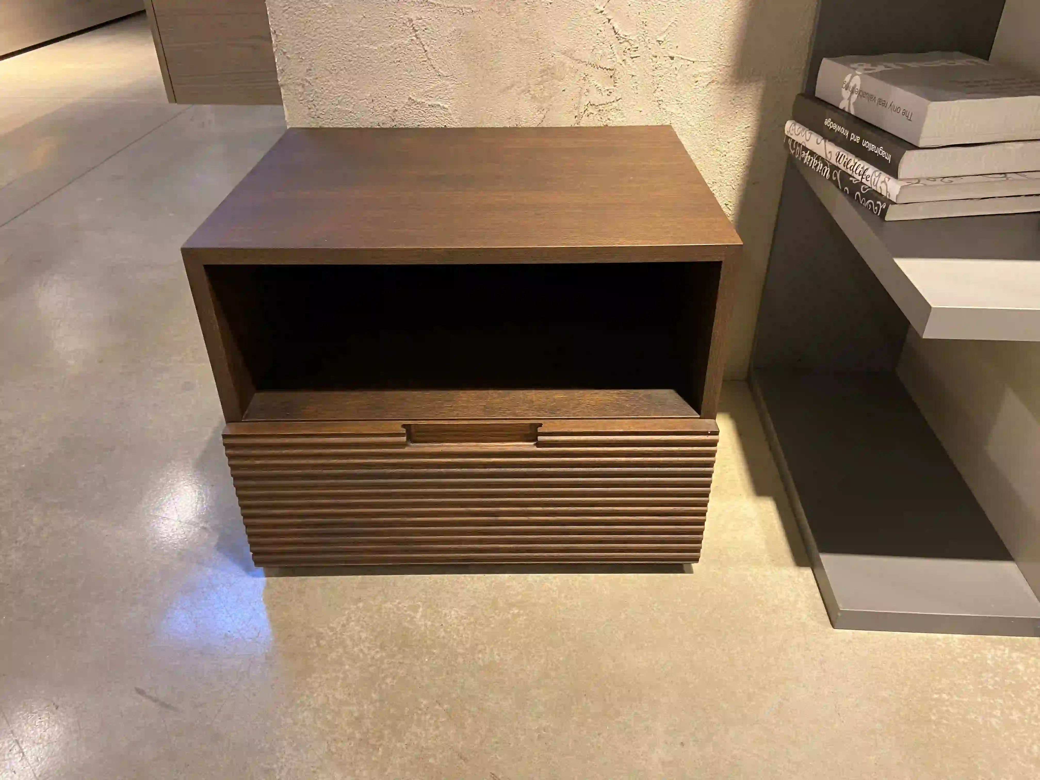 Base a terra con cassetto e vano a giorno