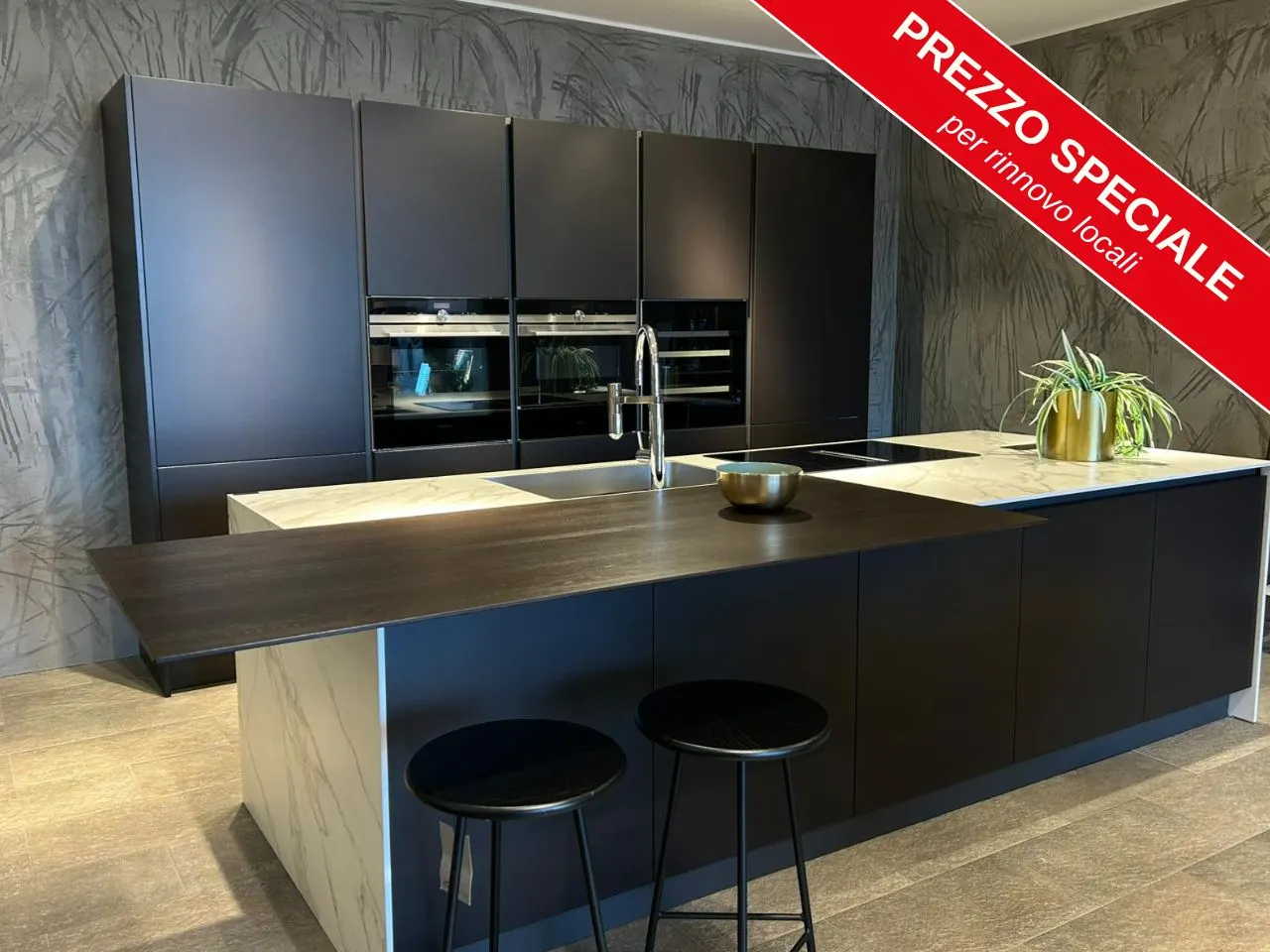 Cucina con isola Kalì con top in Neolith